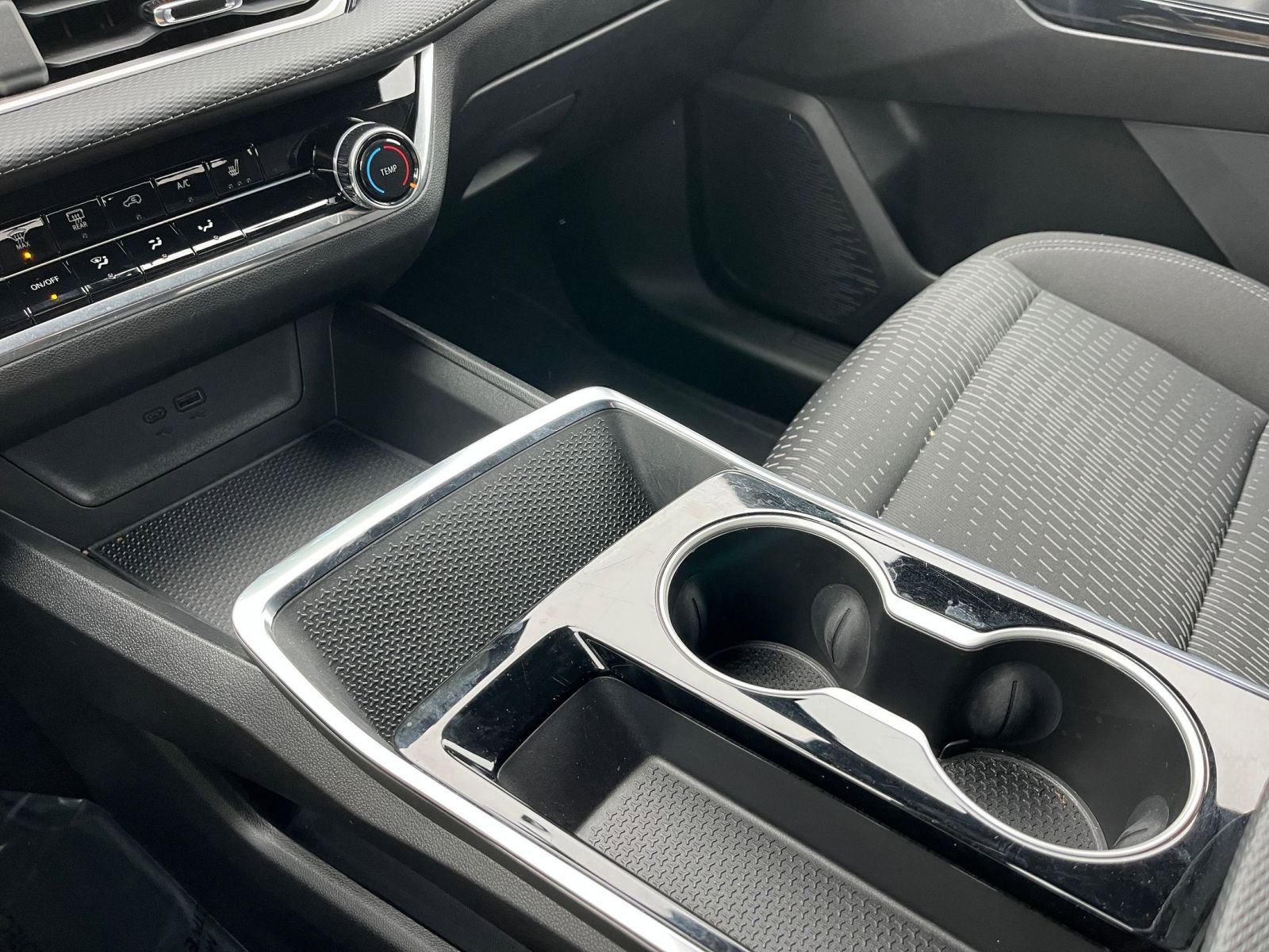 Used 2025 Chevrolet Equinox LT image 40