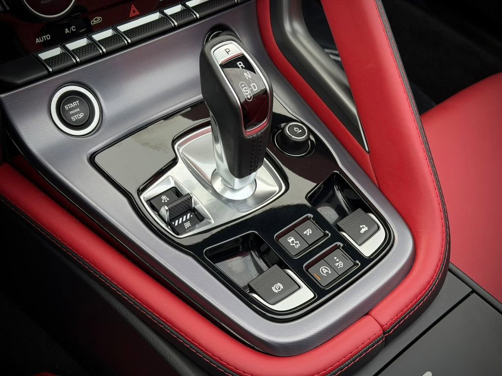 Used 2022 Jaguar F-TYPE P450 image 31