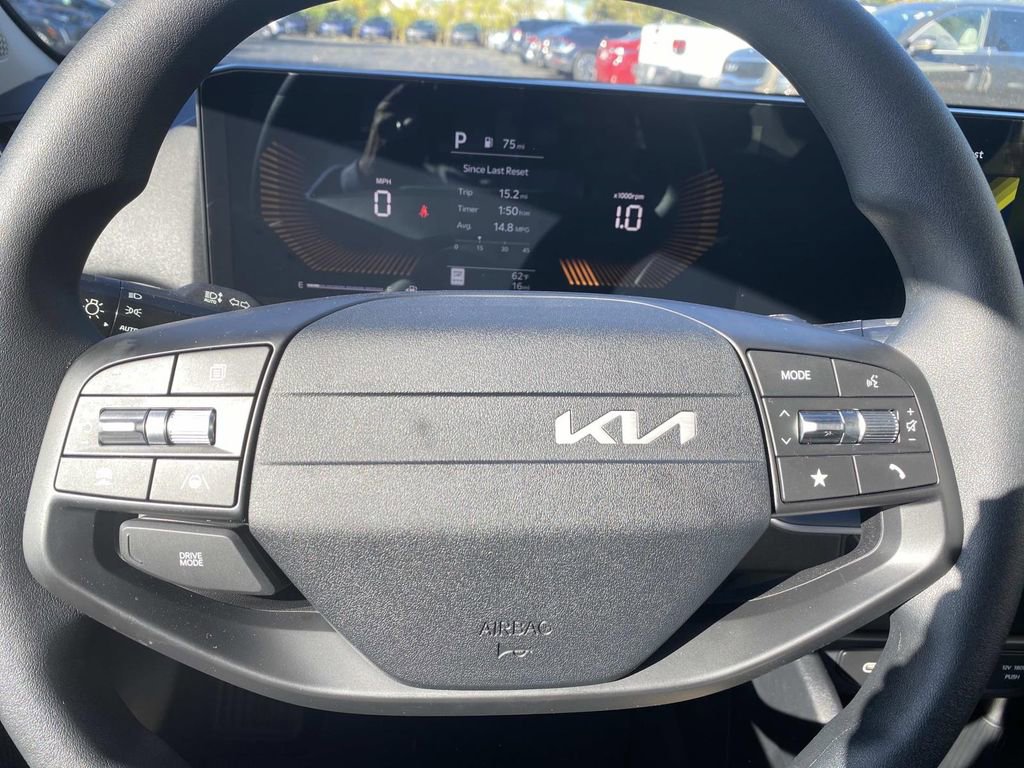 New 2025 Kia K4 LXS image 11