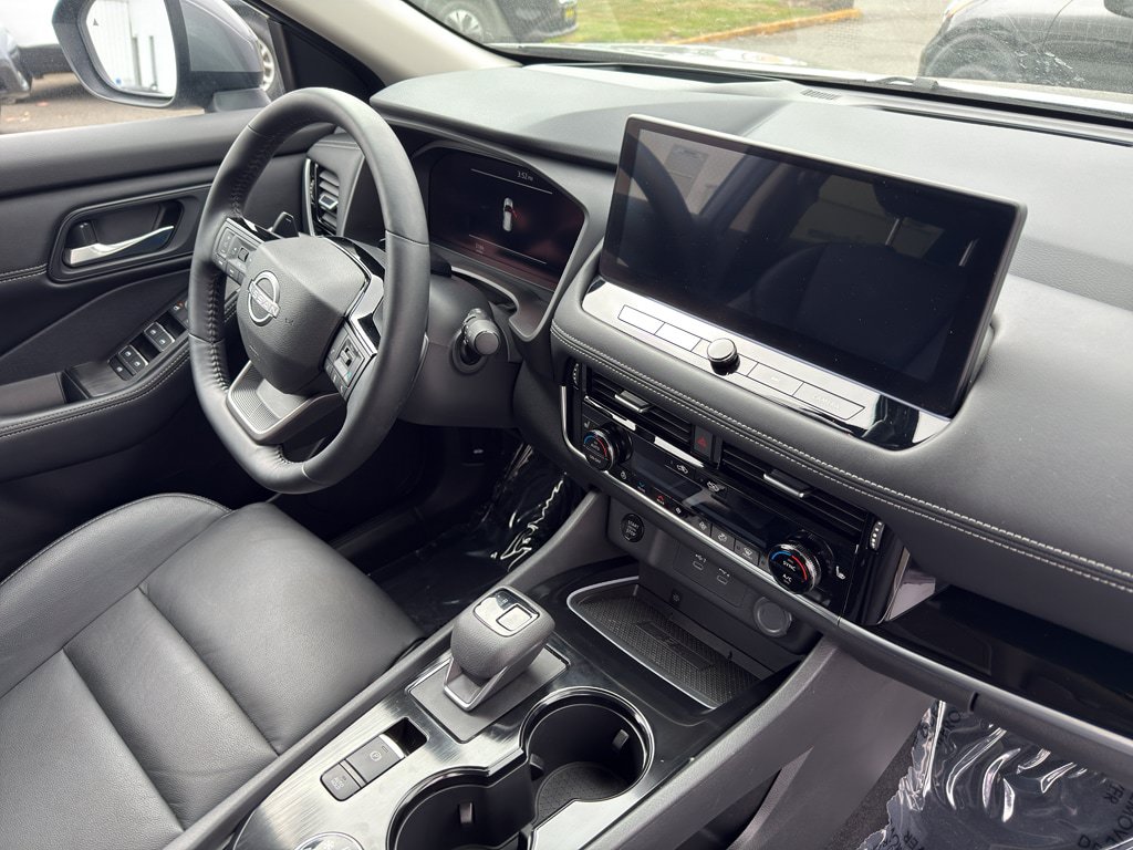 Used 2025 Nissan Rogue SL w/ Tech Package AWD/4WD image 24