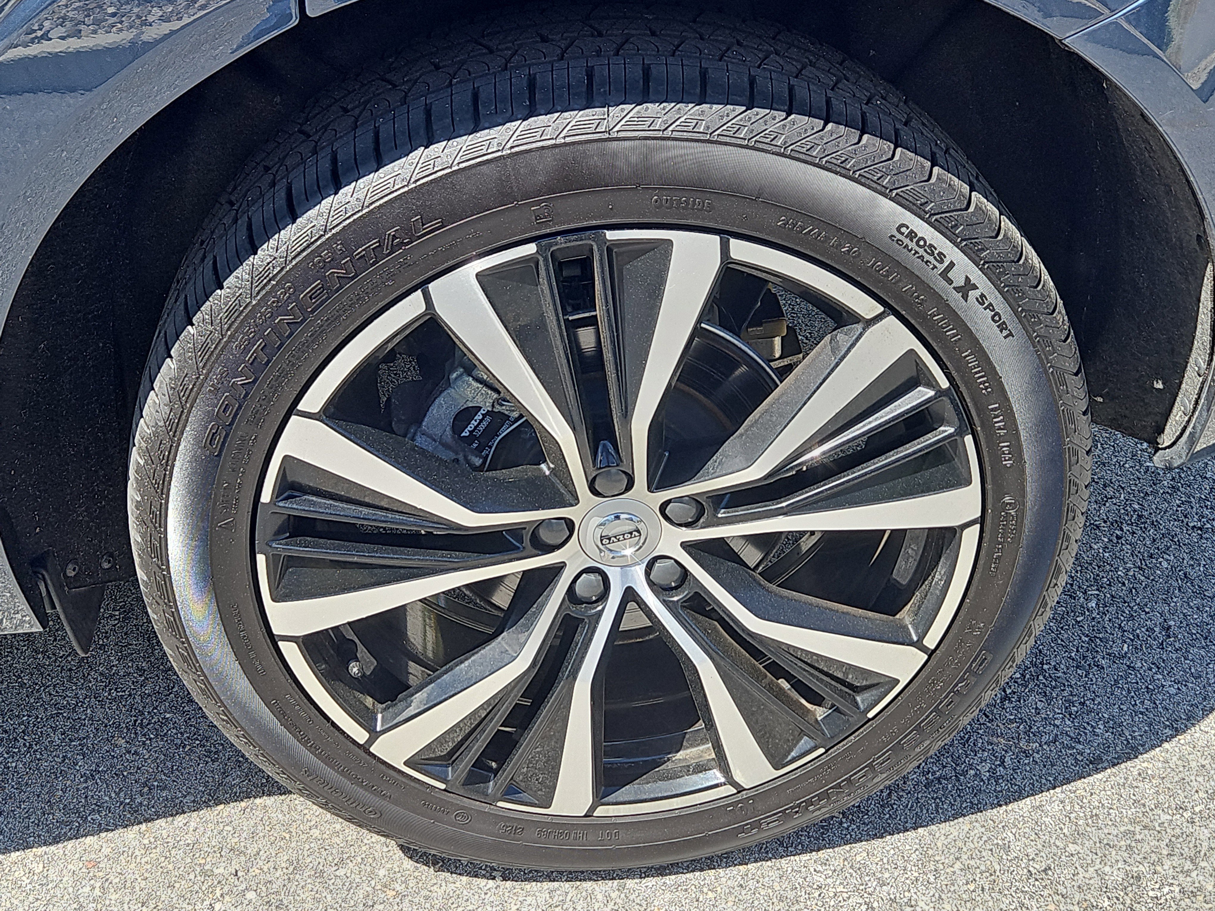 Certified 2024 Volvo XC60 B5 Plus w/ Climate Package AWD/4WD image 29