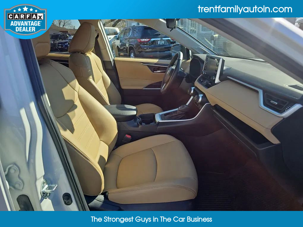 Used 2021 Toyota RAV4 XLE Premium image 44