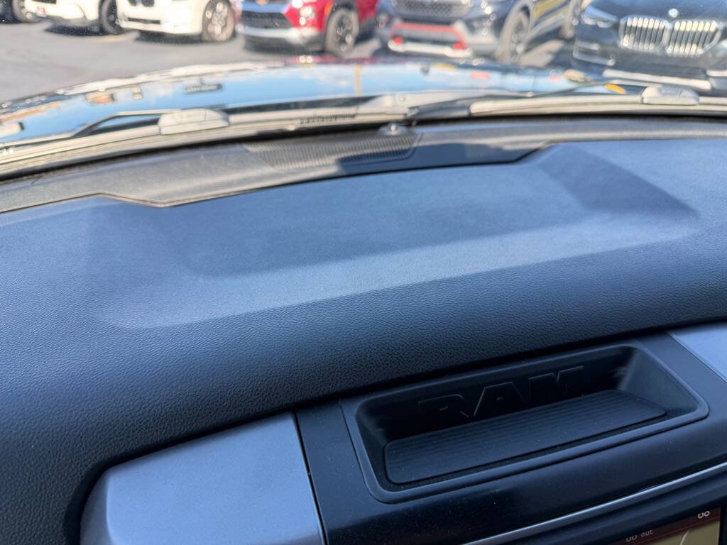 Used 2022 RAM 1500 Classic SLT w/ Electronics Convenience Group AWD/4WD image 34