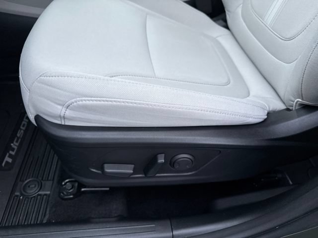 Certified 2025 Hyundai Tucson SEL FWD image 11