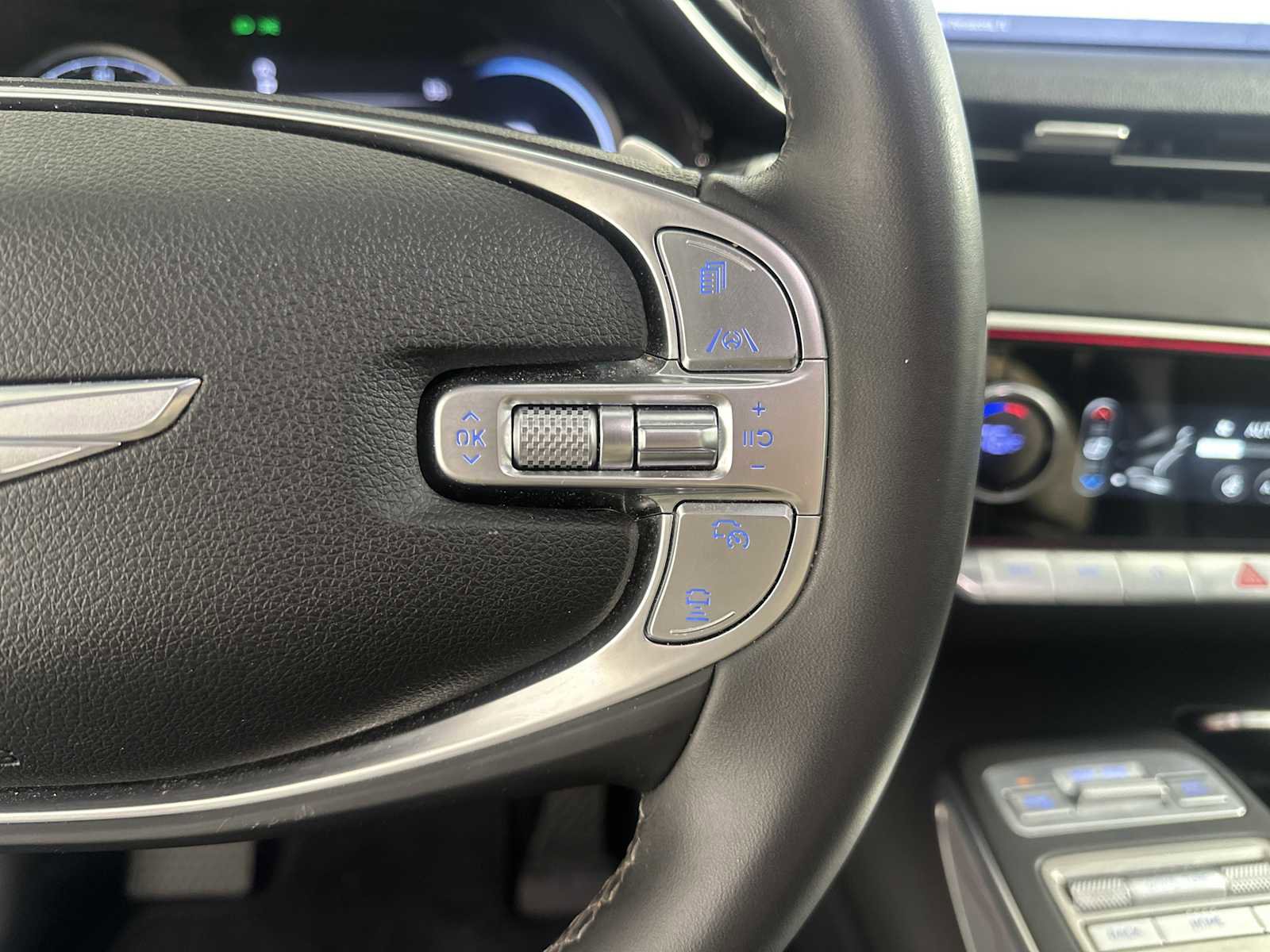 Used 2023 Genesis GV70 2.5T w/ Advanced Package image 20