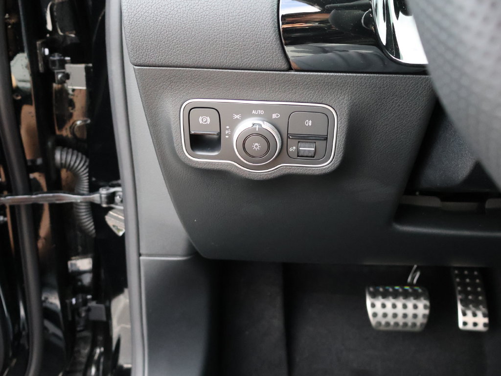 New 2026 Mercedes-Benz GLA 35 AMG 4MATIC image 36