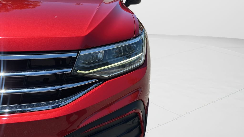 Certified 2022 Volkswagen Tiguan SE FWD image 36
