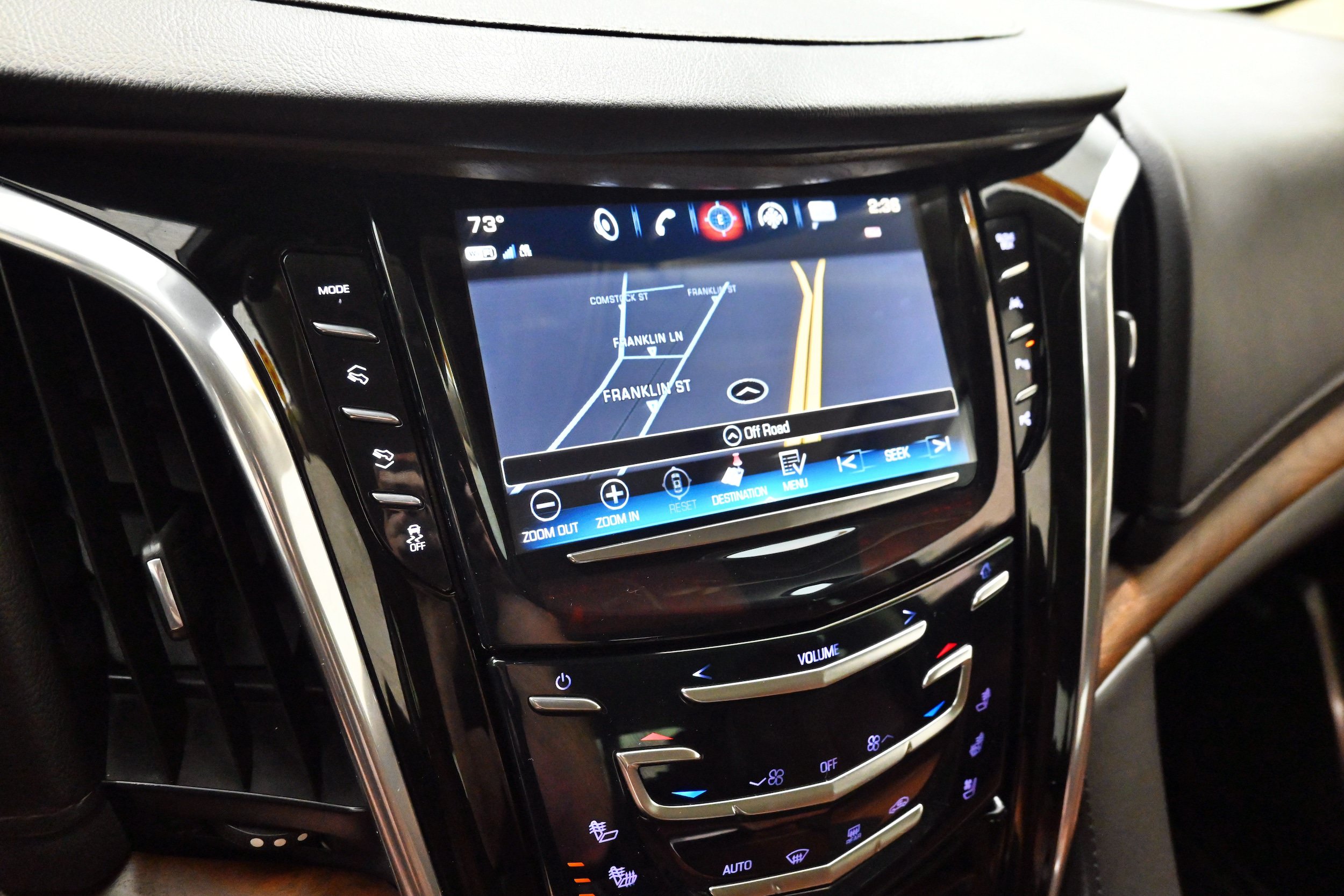 Used 2019 Cadillac Escalade Premium Luxury AWD/4WD image 14
