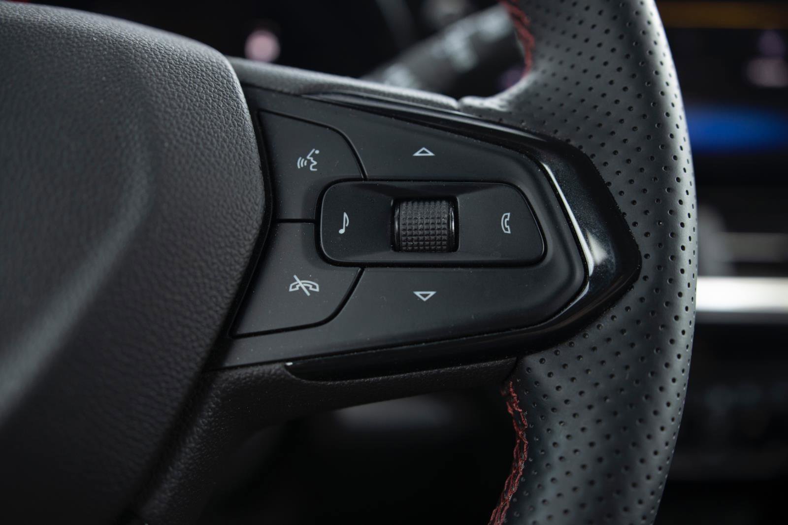 Used 2024 Chevrolet Trax RS w/ Driver Confidence Package FWD image 7