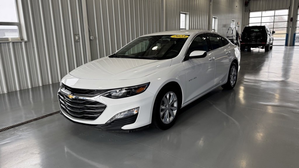 Used 2023 Chevrolet Malibu LT image 2