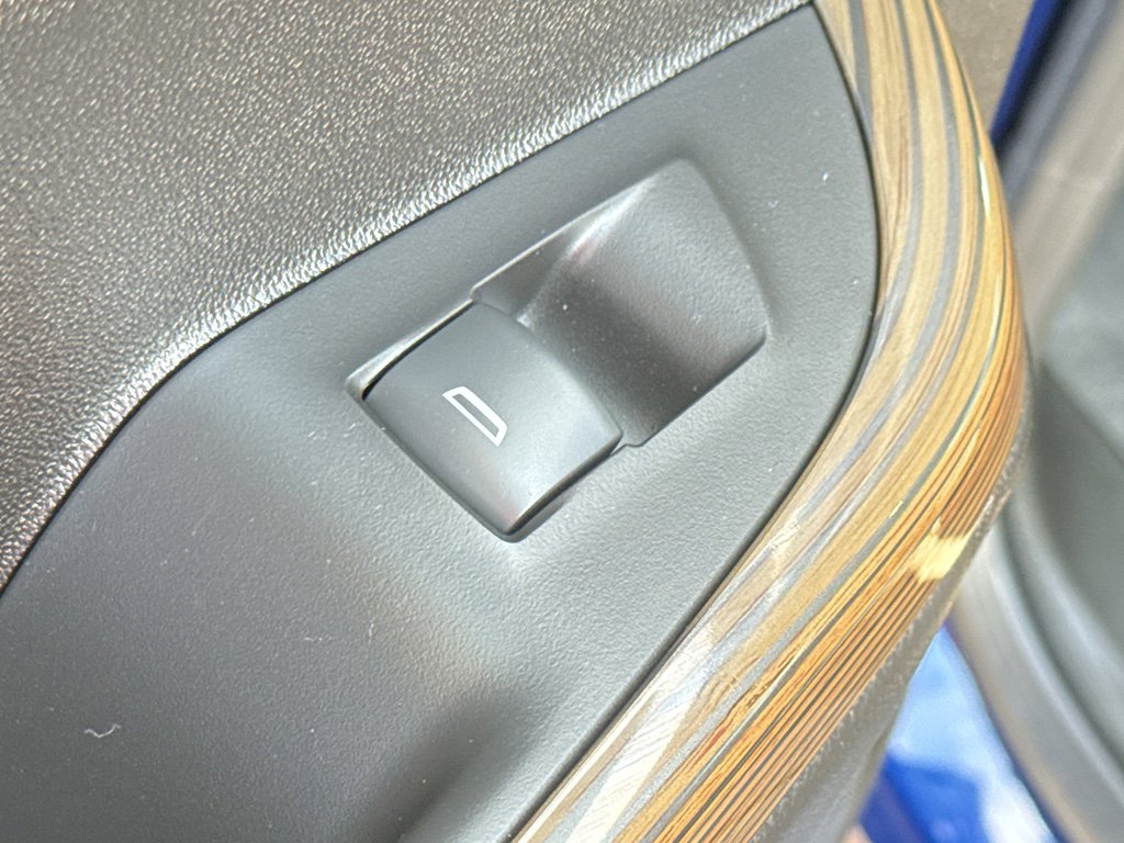 Used 2023 GMC Acadia SLE w/ Driver Convenience Package image 29