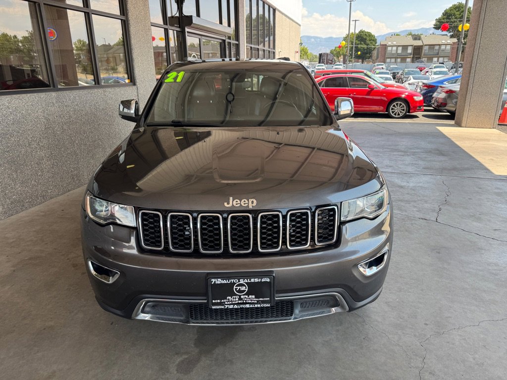 Used 2021 Jeep Grand Cherokee Limited w/ Luxury Group II image 25
