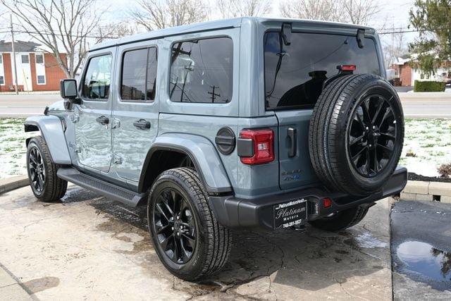 Used 2025 Jeep Wrangler Sahara AWD/4WD image 7