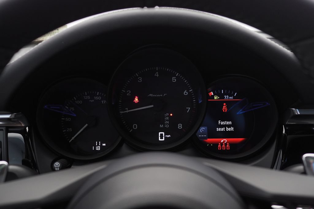 New 2026 Porsche Macan AWD/4WD image 19