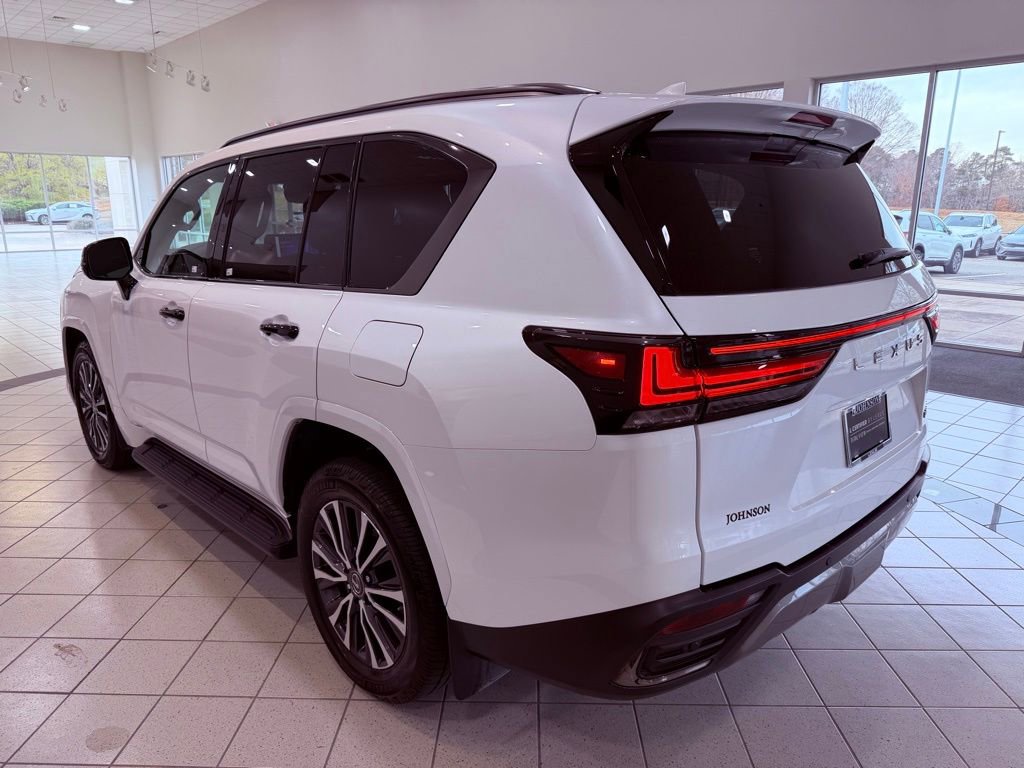 Used 2022 Lexus LX 600 4WD w/ Premium Package image 5