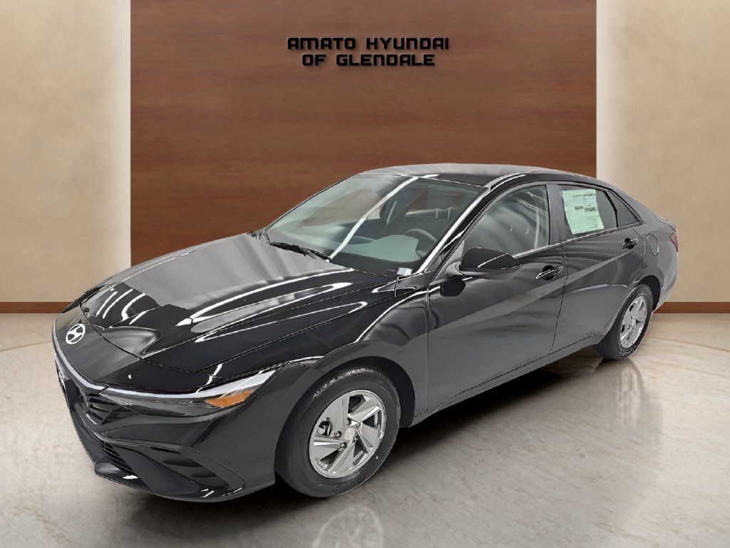 New 2026 Hyundai Elantra SE FWD image 2