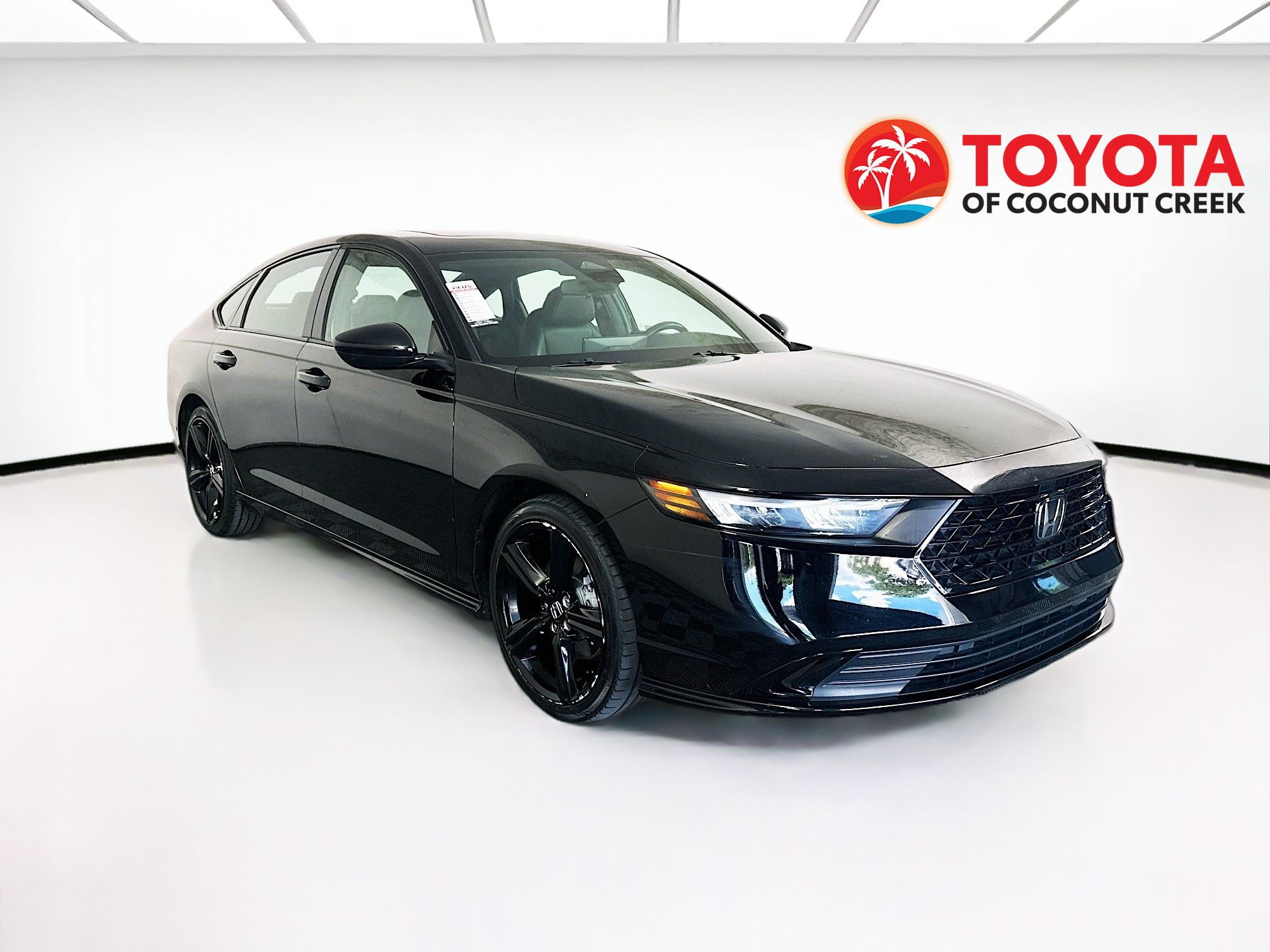 Used 2025 Honda Accord Sport image 1