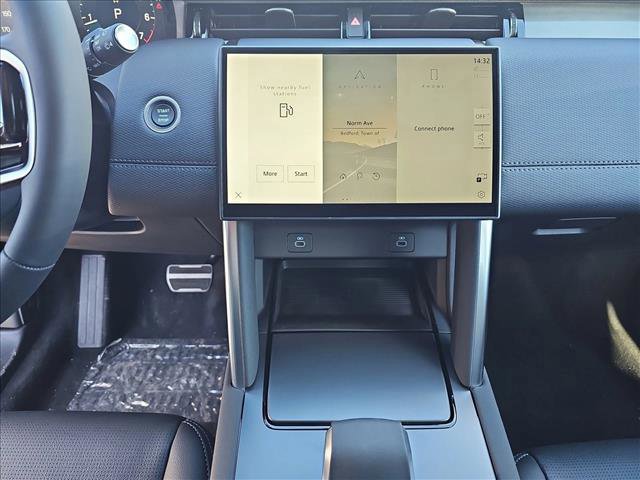 Used 2025 Land Rover Discovery Sport Dynamic SE image 24