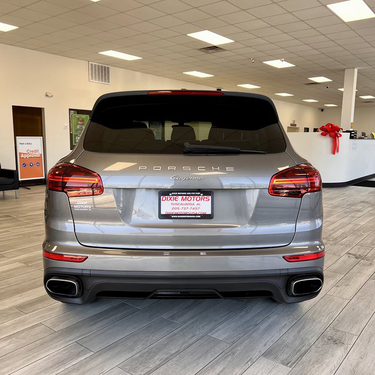 Used 2018 Porsche Cayenne image 8