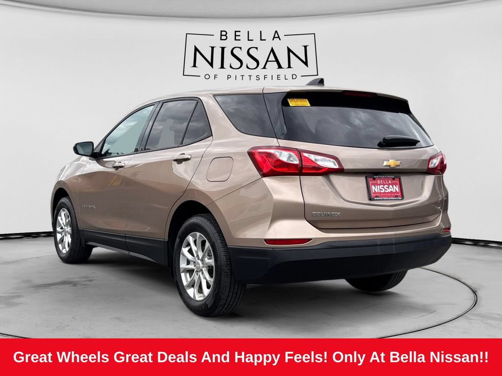 Used 2019 Chevrolet Equinox LS w/ LS Convenience Package AWD/4WD image 3