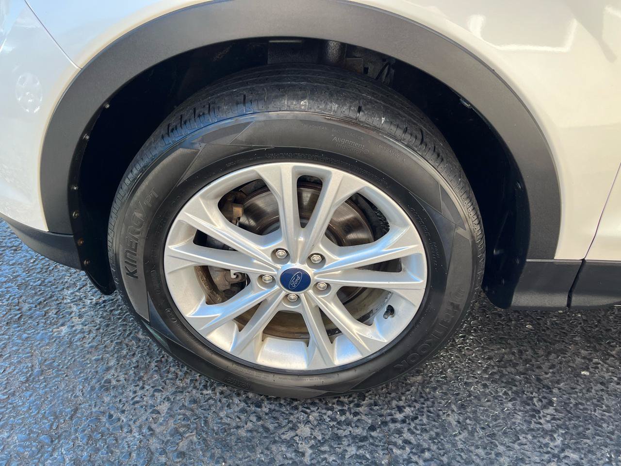Used 2018 Ford Escape SEL AWD/4WD image 16