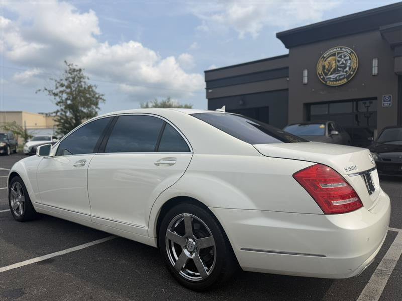 Used 2010 Mercedes-Benz S 550 image 3