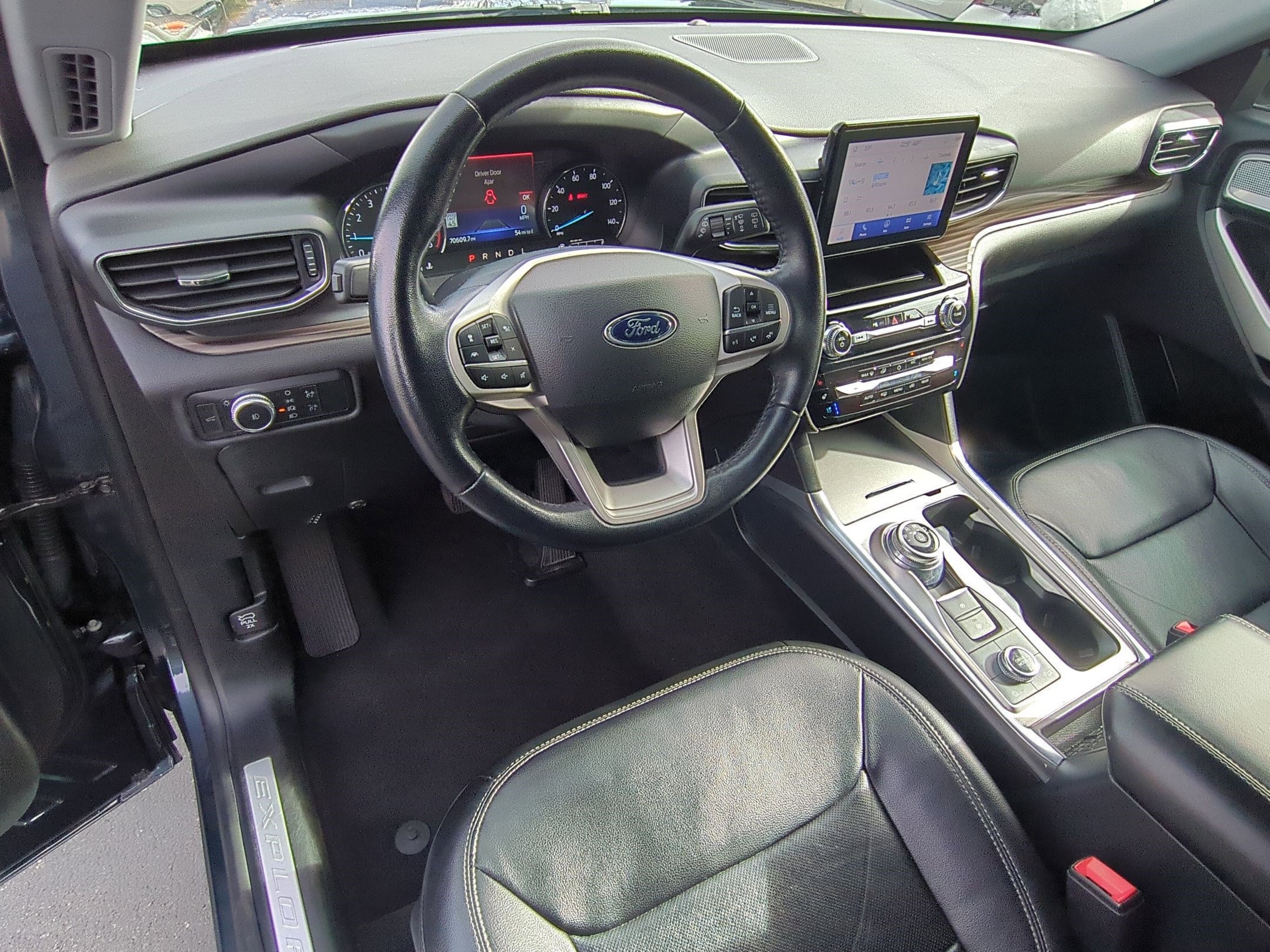 Used 2022 Ford Explorer Limited w/ Equipment Group 301A image 16