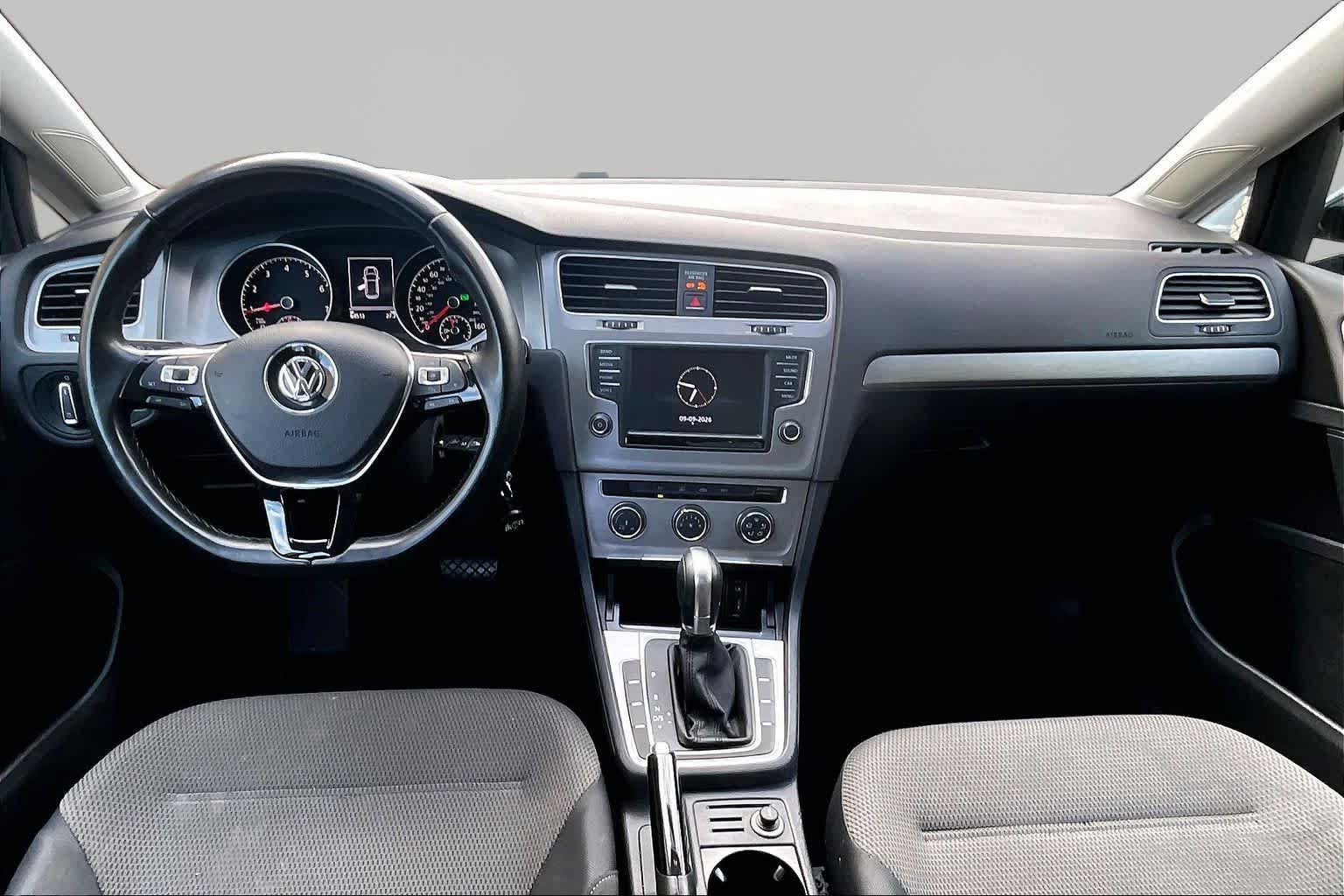 Used 2017 Volkswagen Golf S FWD image 16