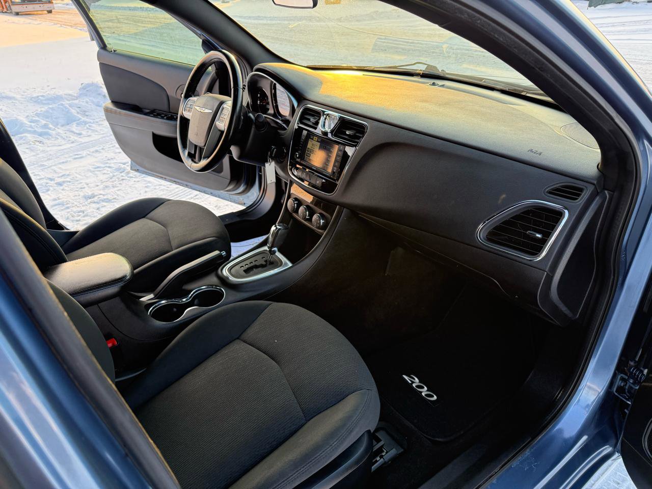 Used 2011 Chrysler 200 Touring w/ Cold Weather Group FWD image 18