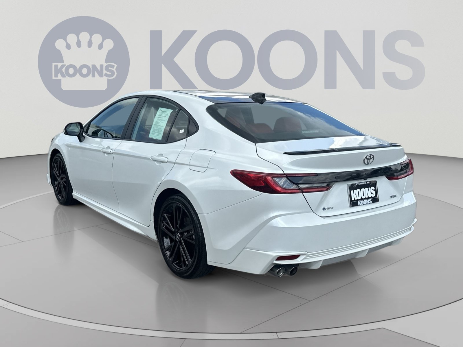 Used 2025 Toyota Camry XSE FWD image 8