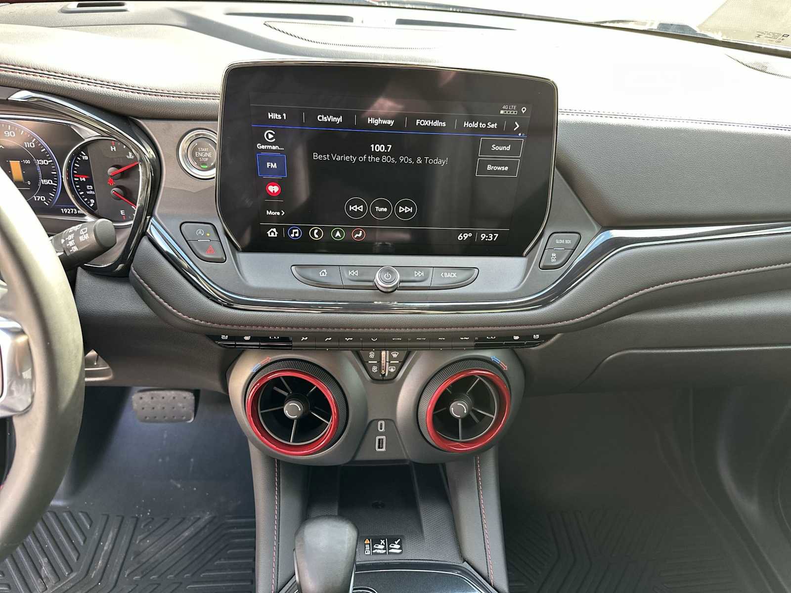 Certified 2024 Chevrolet Blazer RS w/ Driver Confidence II Package image 21