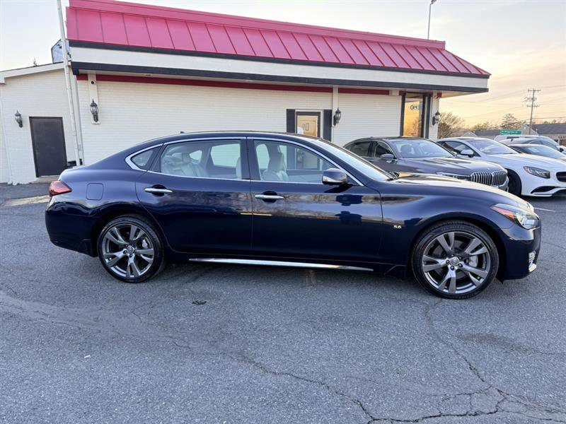 Used 2015 INFINITI Q70 L 5.6 w/ V8 Deluxe Technology Package AWD/4WD image 4
