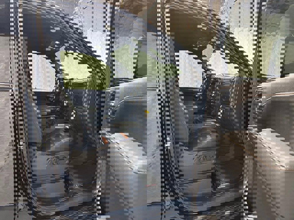 Used 2022 GMC Sierra 2500 AT4 image 57