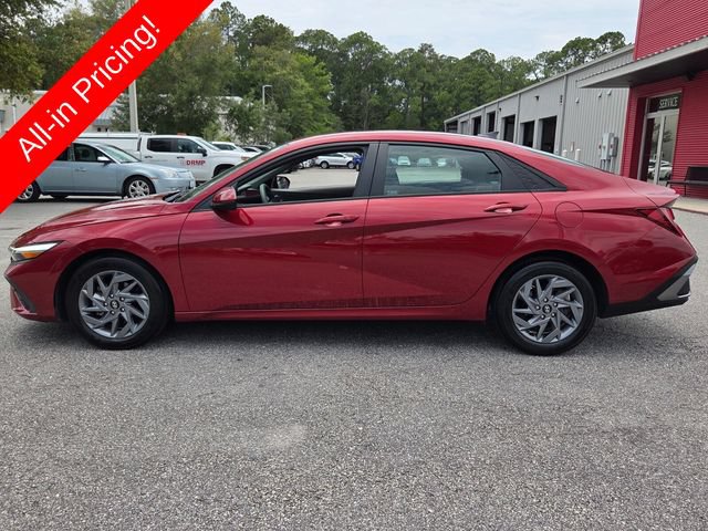 Used 2024 Hyundai Elantra SEL FWD image 2