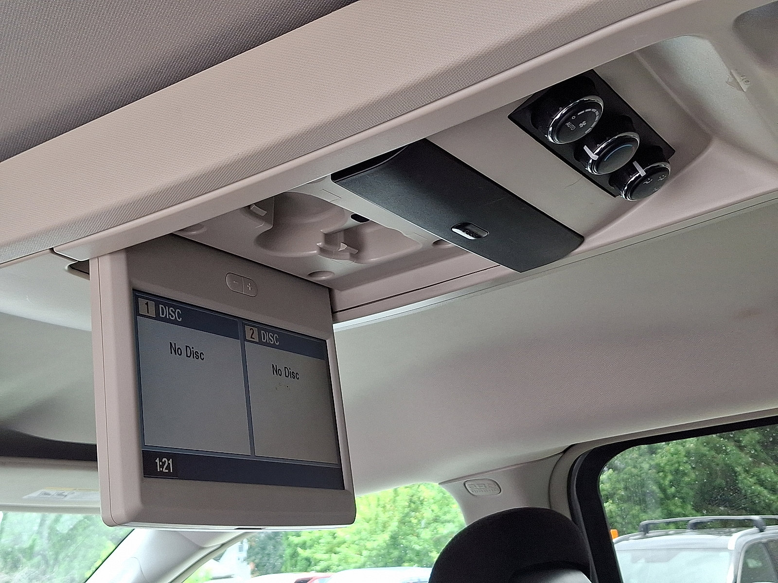 Used 2013 Dodge Grand Caravan Crew w/ Entertainment Group 1 image 13