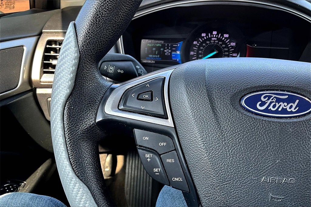 Used 2018 Ford Fusion SE image 18
