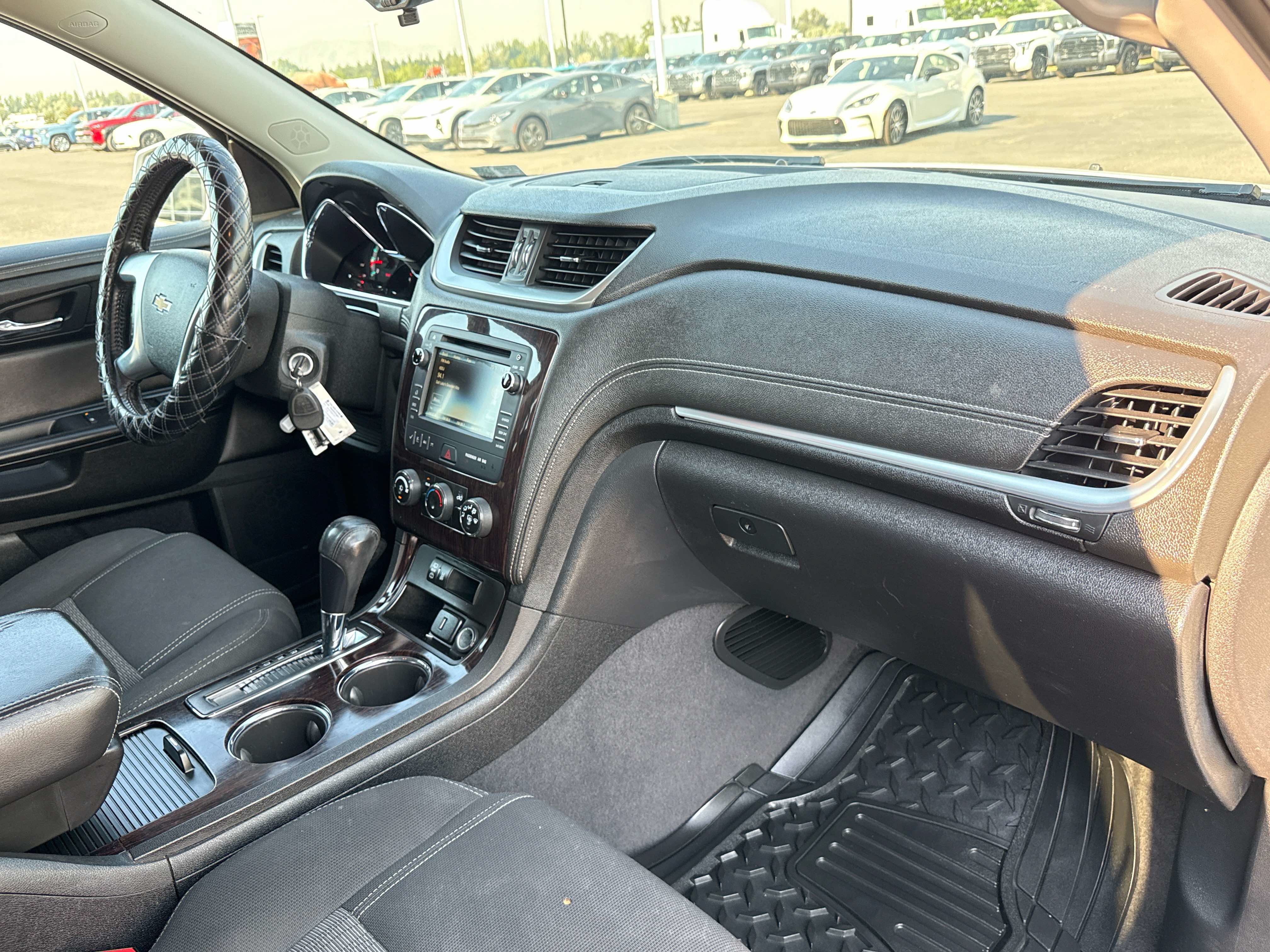 Used 2017 Chevrolet Traverse LT FWD image 20