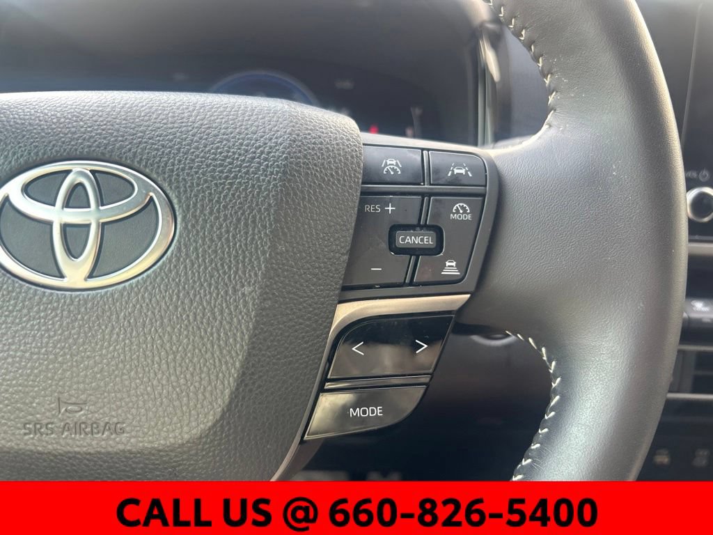 Used 2025 Toyota Camry SE FWD image 19
