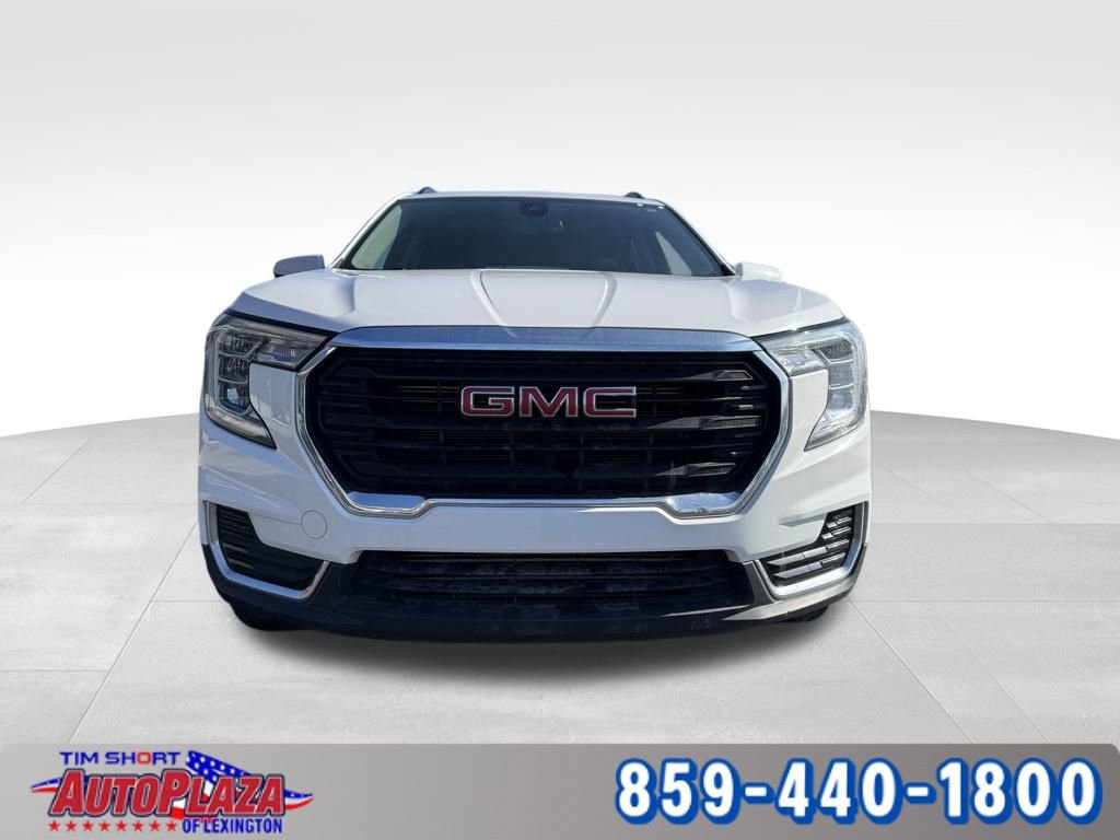 Used 2023 GMC Terrain SLE w/ Driver Convenience Package image 8