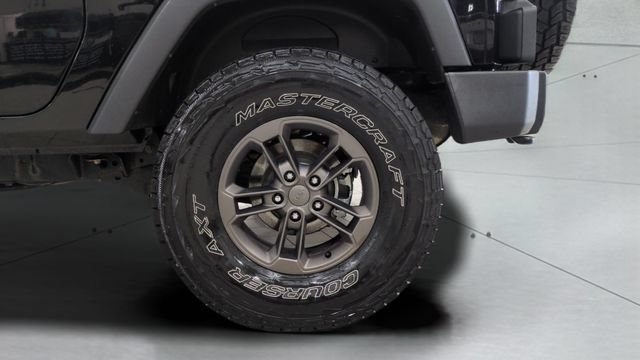 Used 2017 Jeep Wrangler Sport w/ Quick Order Package 24S AWD/4WD image 24