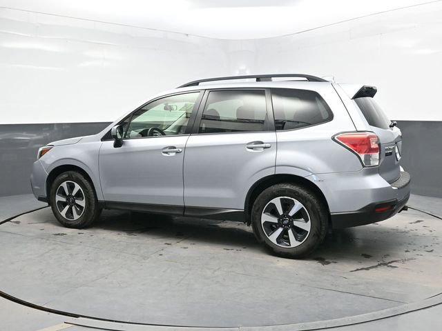 Used 2018 Subaru Forester 2.5i Premium w/ All-Weather Package AWD/4WD image 4