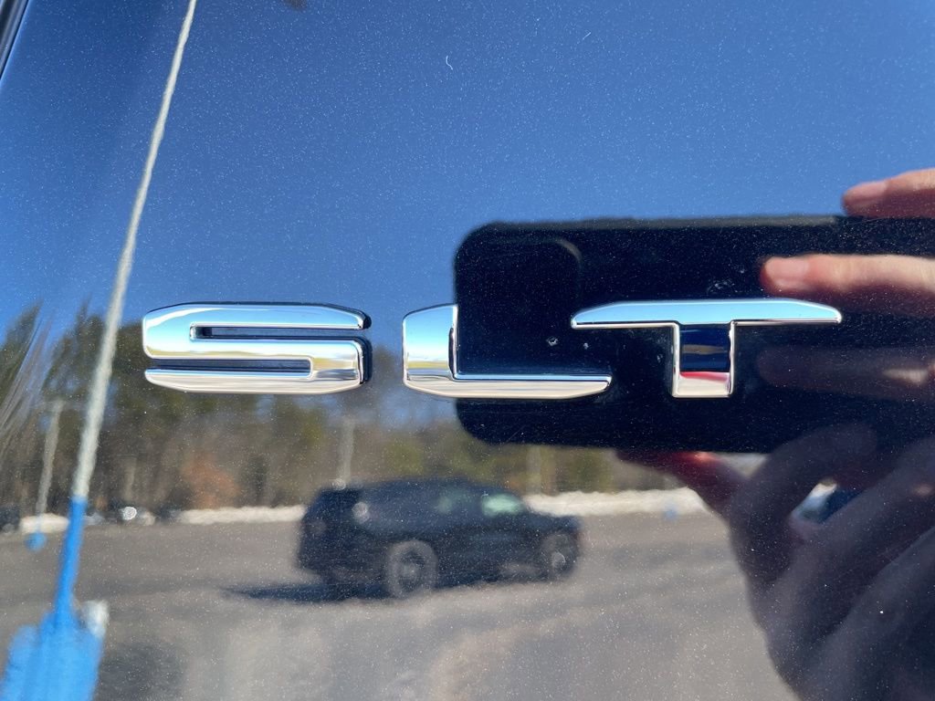 Used 2023 GMC Acadia SLT image 9