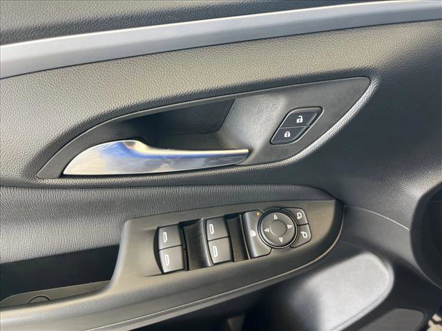 Used 2025 Buick Envista Preferred image 17