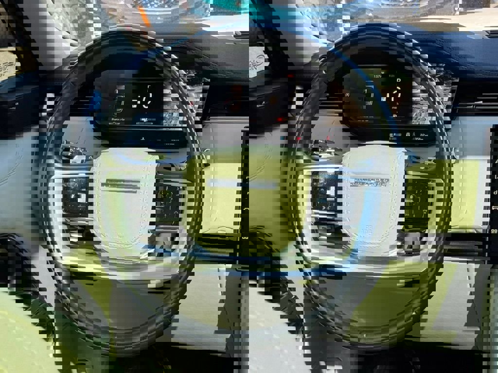 Used 2023 Land Rover Range Rover SE image 27