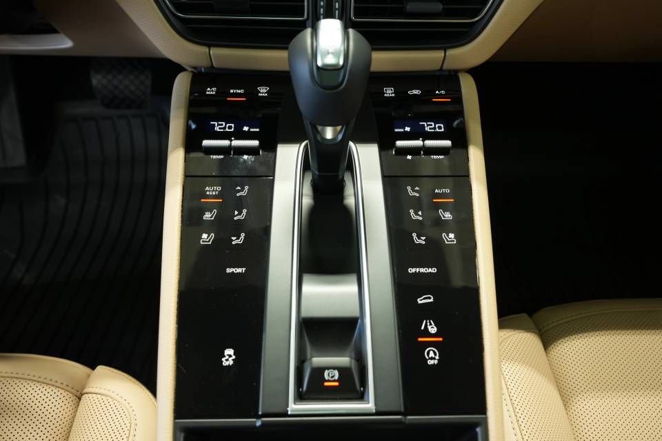New 2026 Porsche Macan AWD/4WD image 23