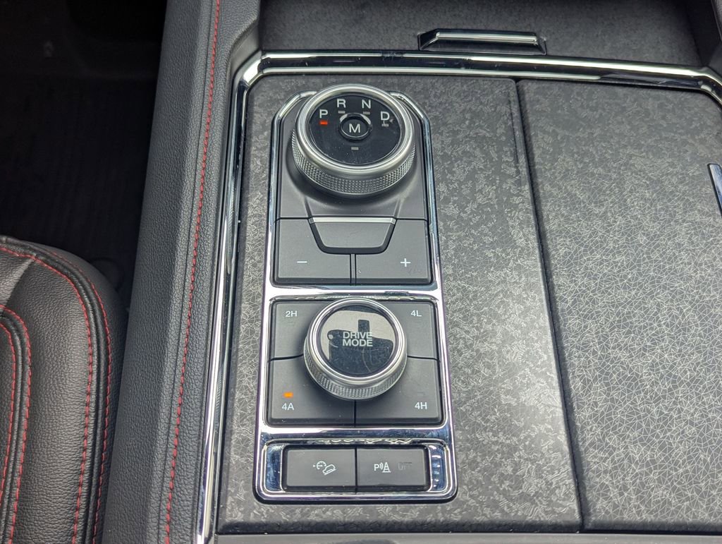 Used 2023 Ford Expedition Limited image 22