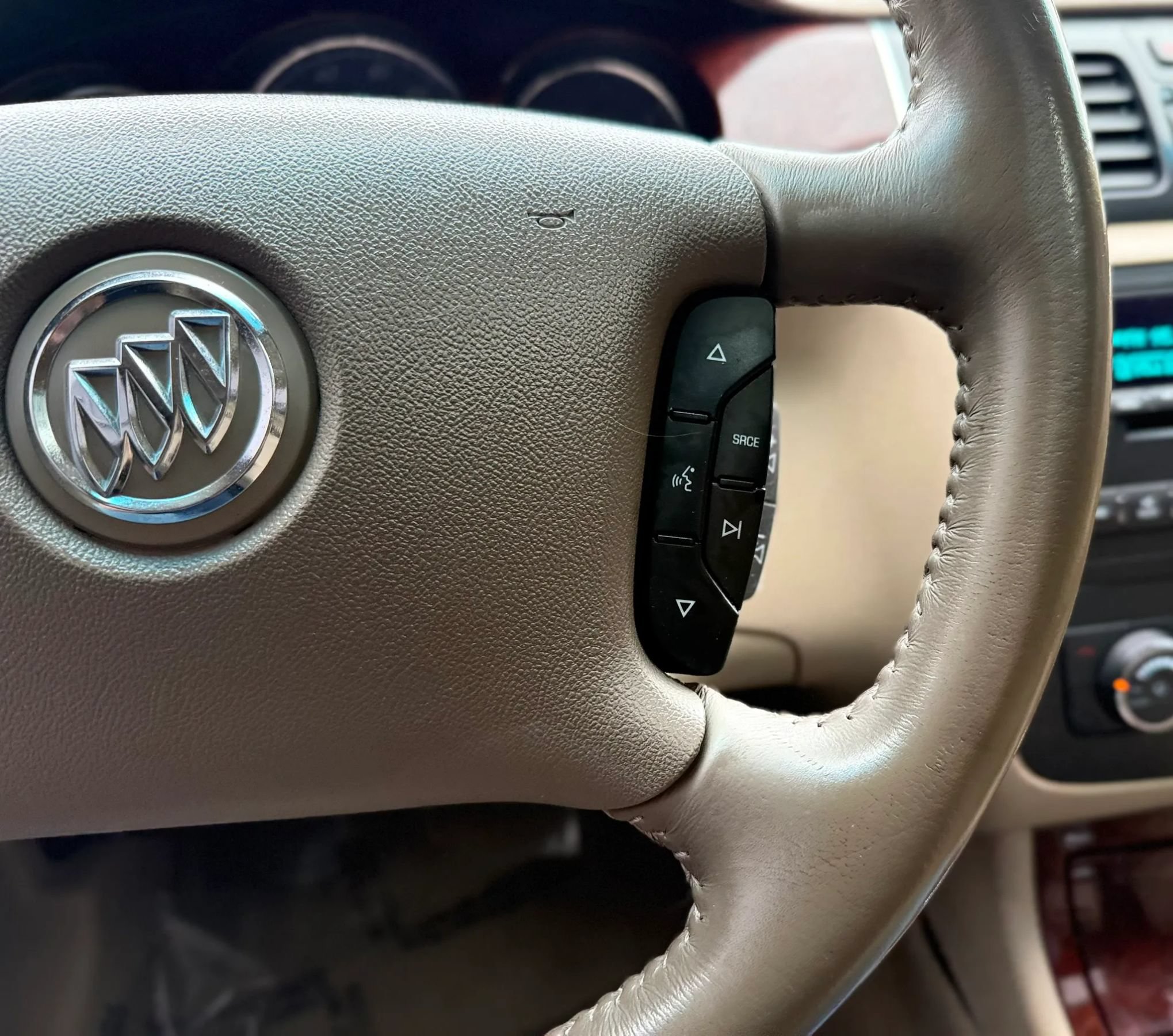Used 2006 Buick Lucerne CXS w/ Driver Confidence Package FWD image 14
