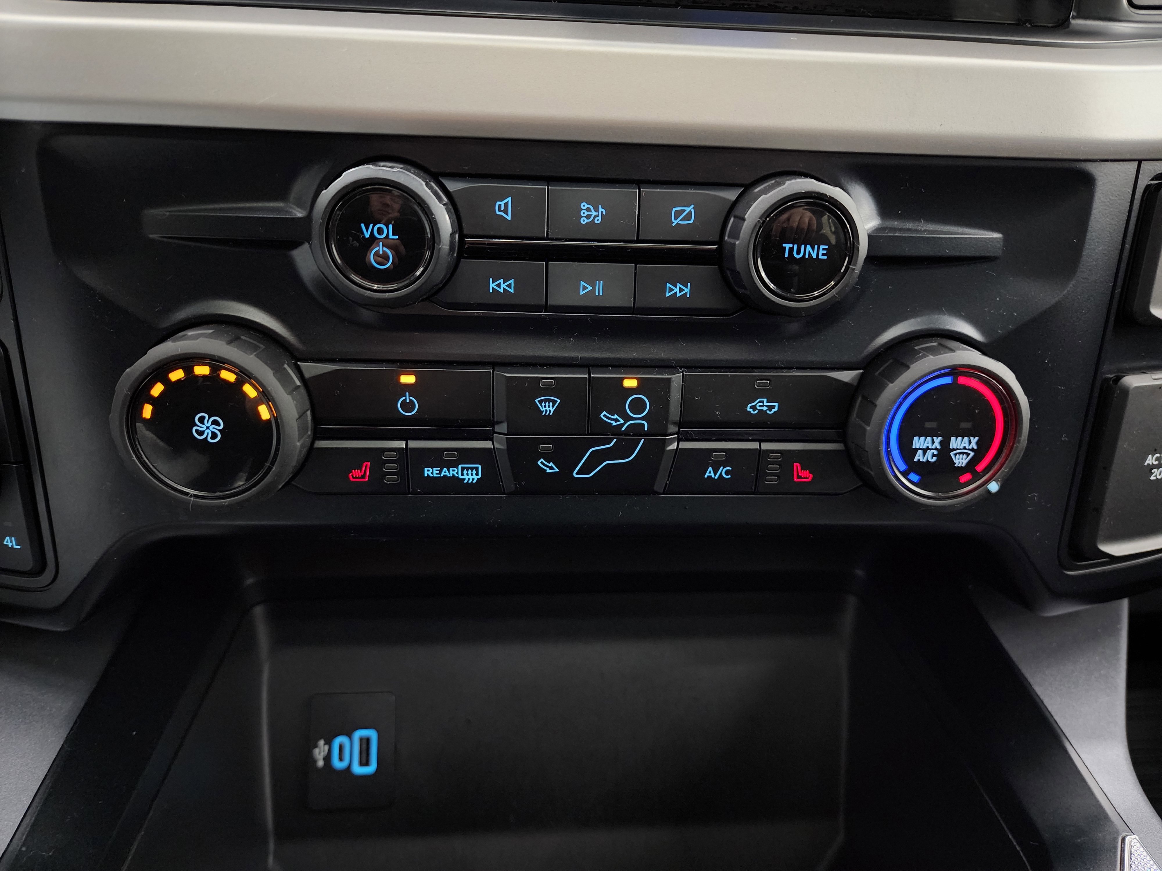 Used 2023 Ford F350 XLT w/ Tremor Off-Road Package image 56