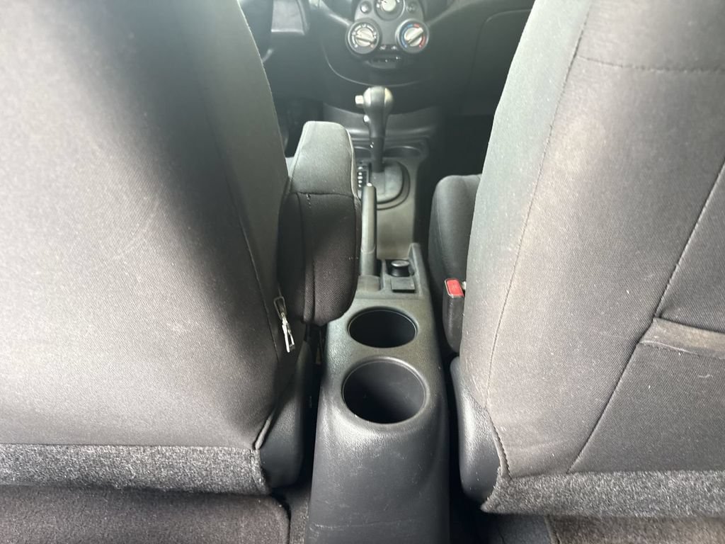 Used 2013 Nissan Versa FWD image 19