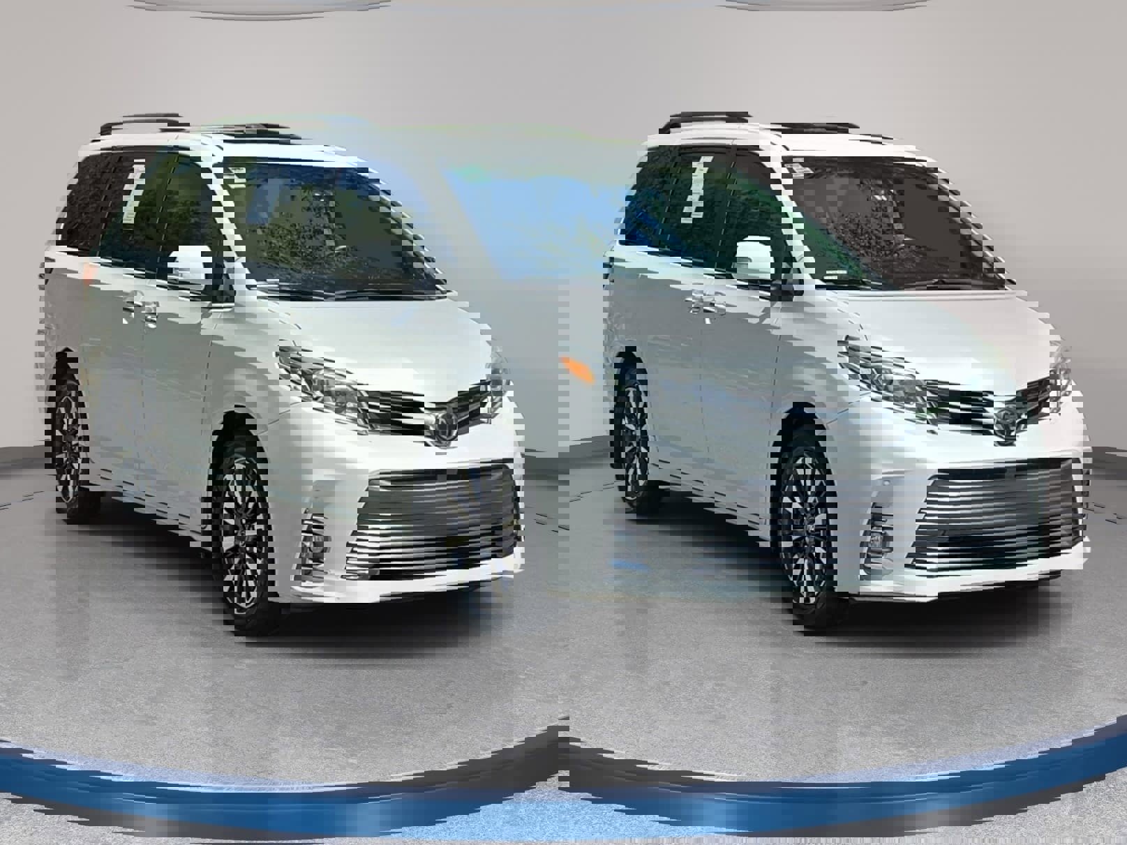 Used 2018 Toyota Sienna Limited image 3